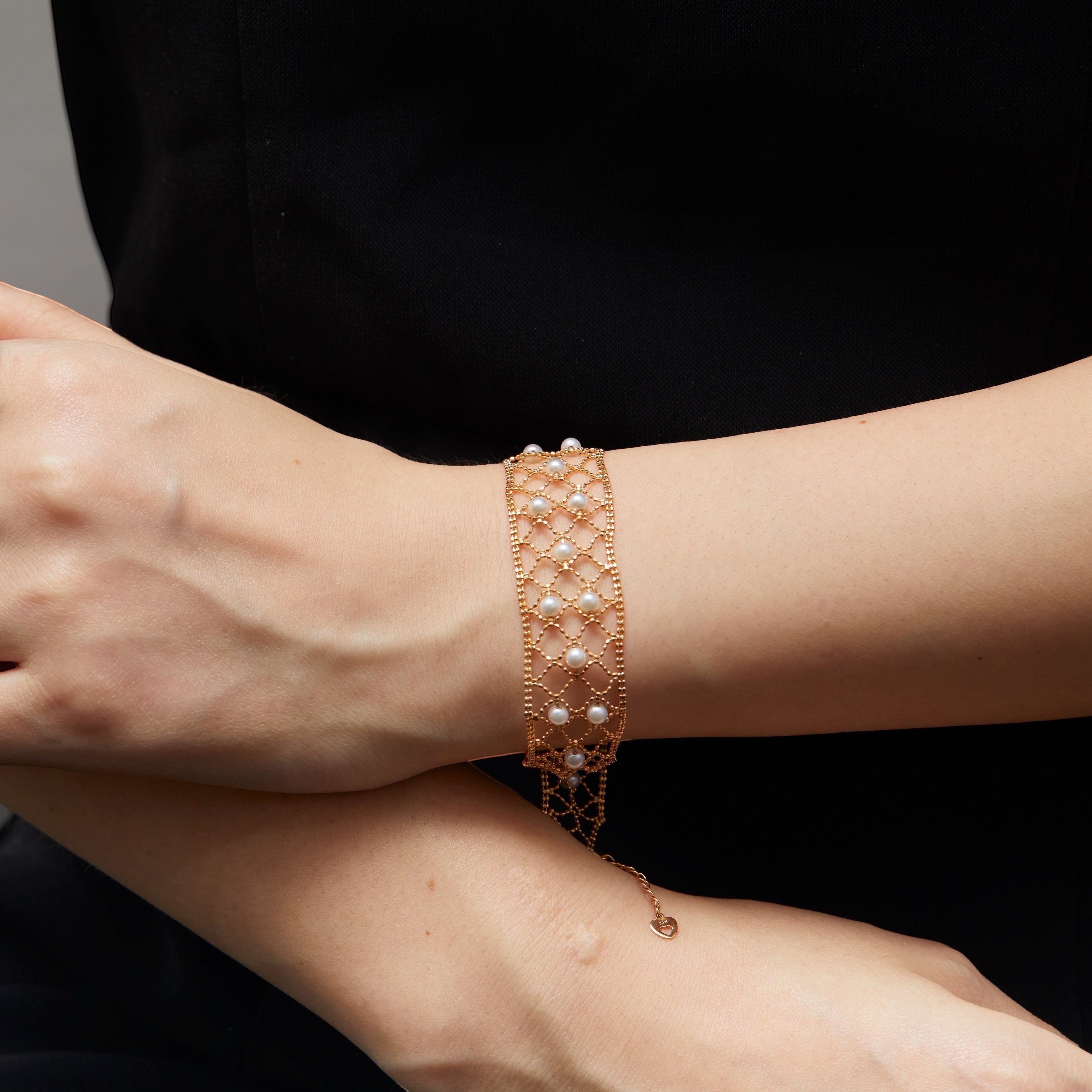 BoxUnboxed 18k yellow gold lace lattice bracelet with Akoya pearls. Adjustable length with clasp.